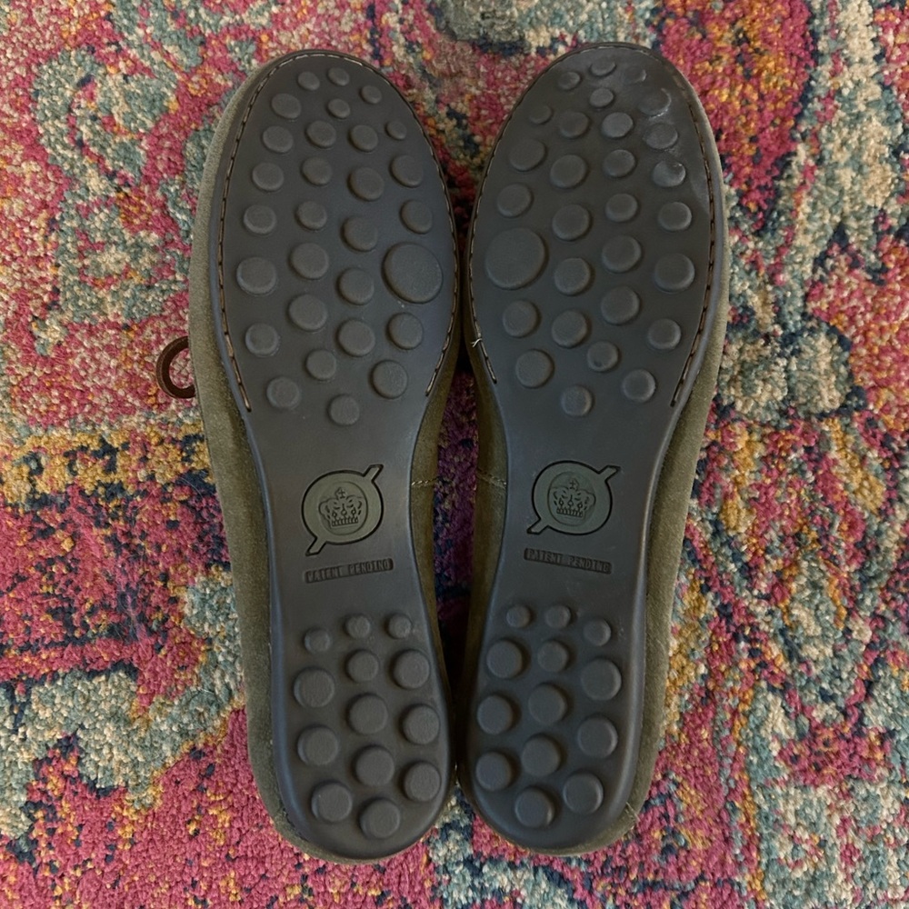 Born | Women’s Olive Green Suede Leather Slip On Driving Loafers Moccasins 8.5 - Picture 15 of 16